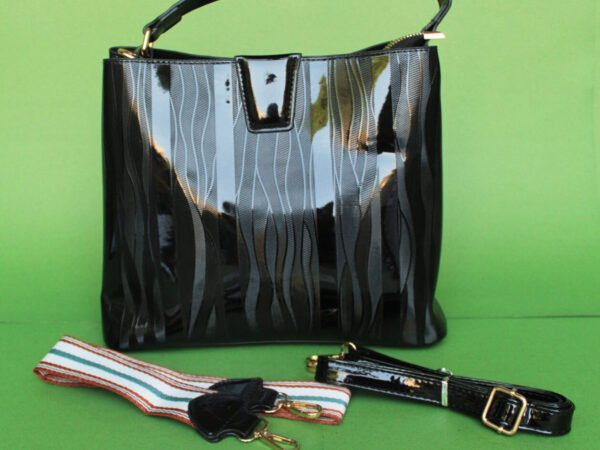 Galorze: Glossy black handbag, branded, trendy and stylo bags.