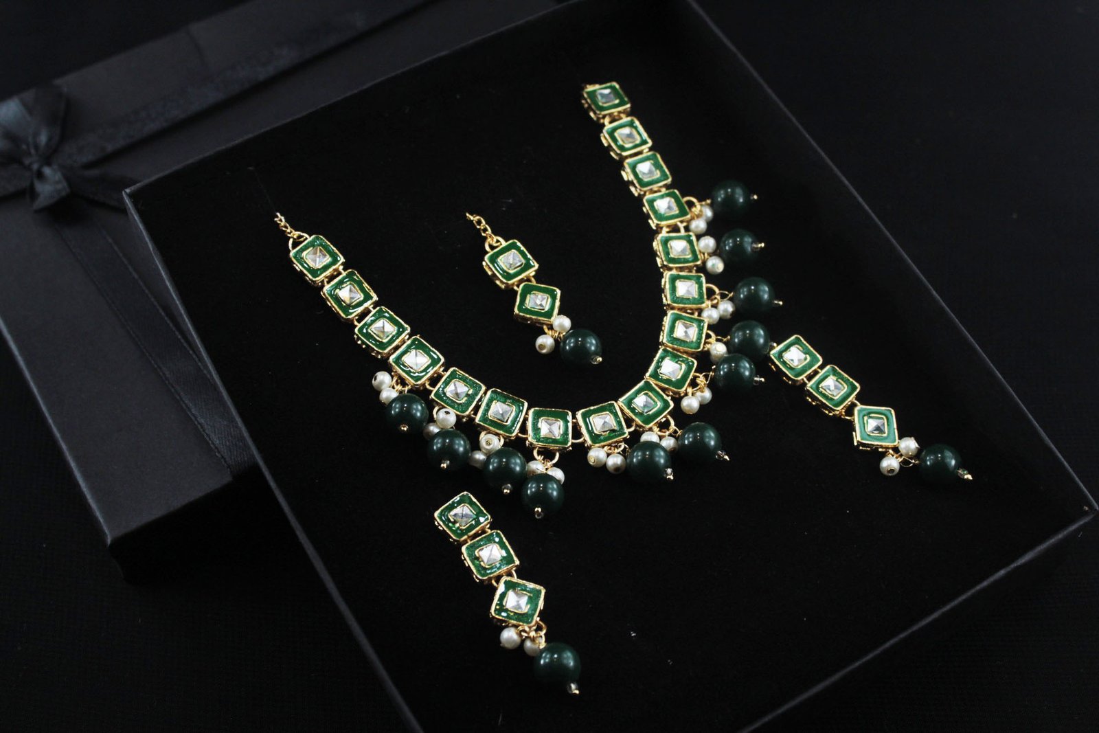 Galorze: online jewellery store in Pakistan.