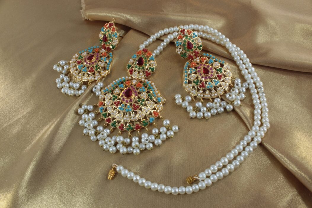 nauratan set with pearls