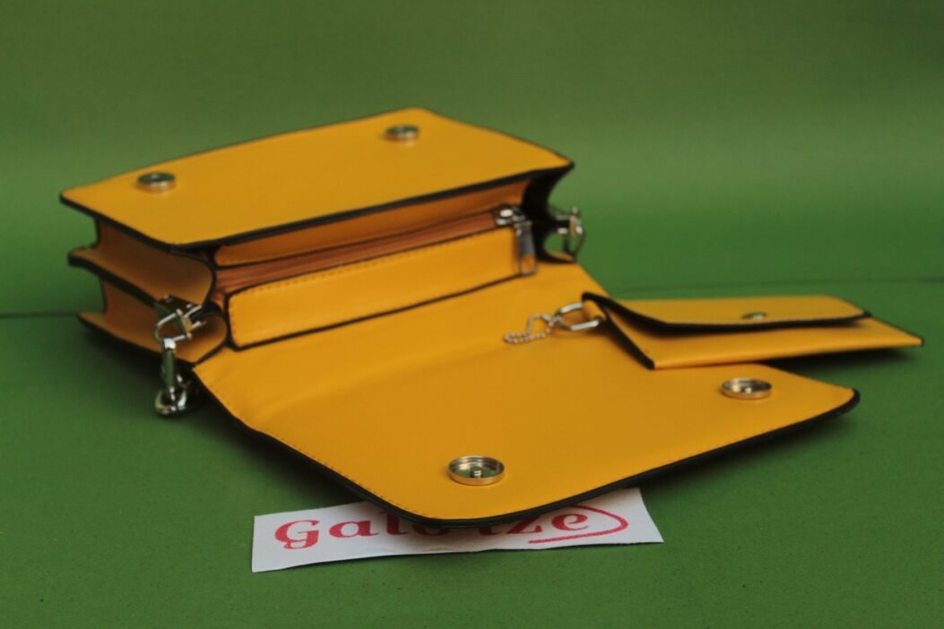 Yellow crossbody - Image 4