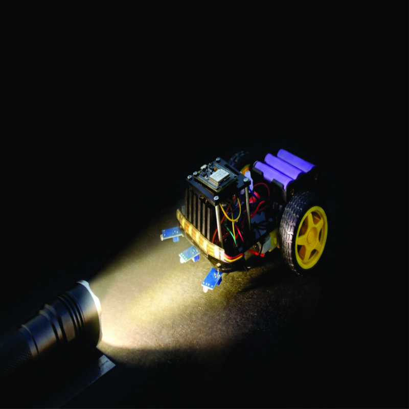 LIGHT FOLLOWER SMART CAR