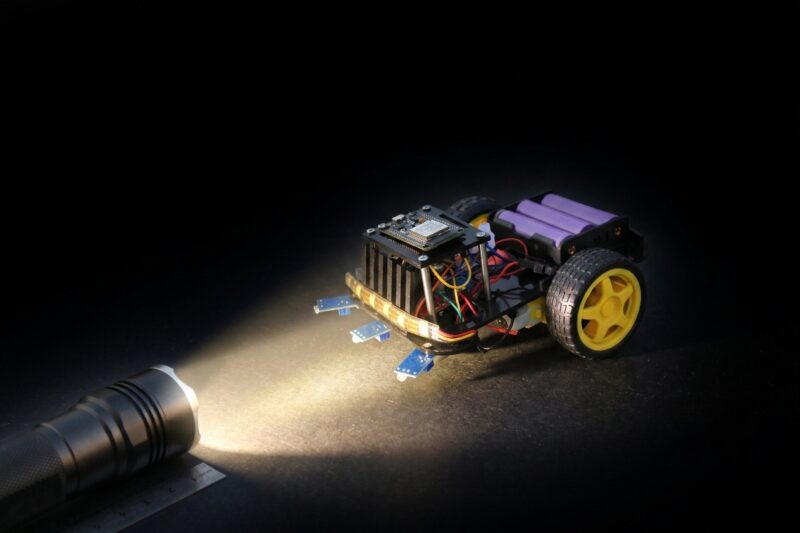 Light Follower Smart Car